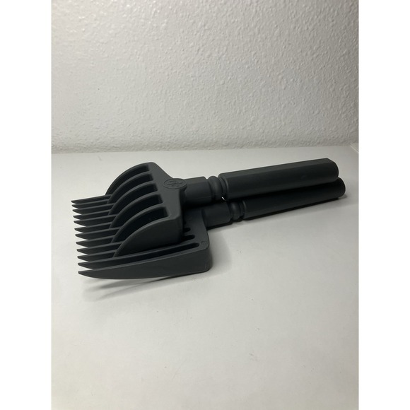 Pampered Chef Quick Shred Meat Beef Chicken Shredder Magnetic BBQ Smoker Chef - Picture 8 of 9